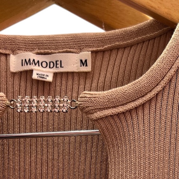 Immodel Rhinestone CUT Out Ribbed Top - Picture 4 of 5